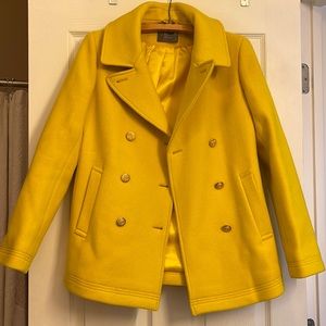 Beautiful yellow stadium cloth coat